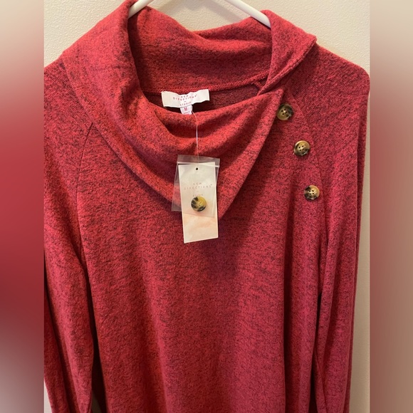 New Directions Cherry Heather Red Cowl neck sweater tunic with buttons sz M NWT - Picture 3 of 5